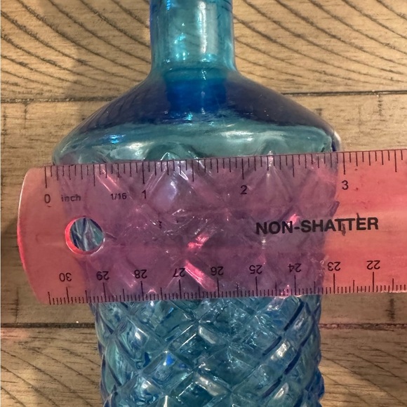 Vintage Light Blue Glass Genie Bottle Decanter w/ Glass Stopper Made in Taiwan - Picture 9 of 10